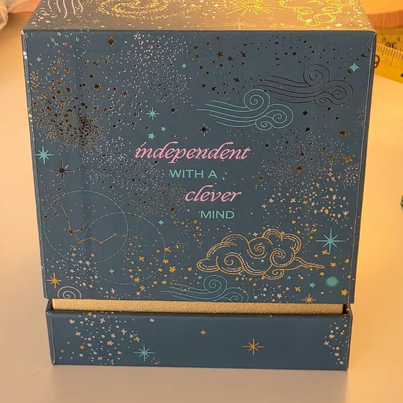 Anthropologie Aquarius Scented Candle 9.5oz NEW - Picture 11 of 11